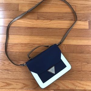 Guess Cross body bag